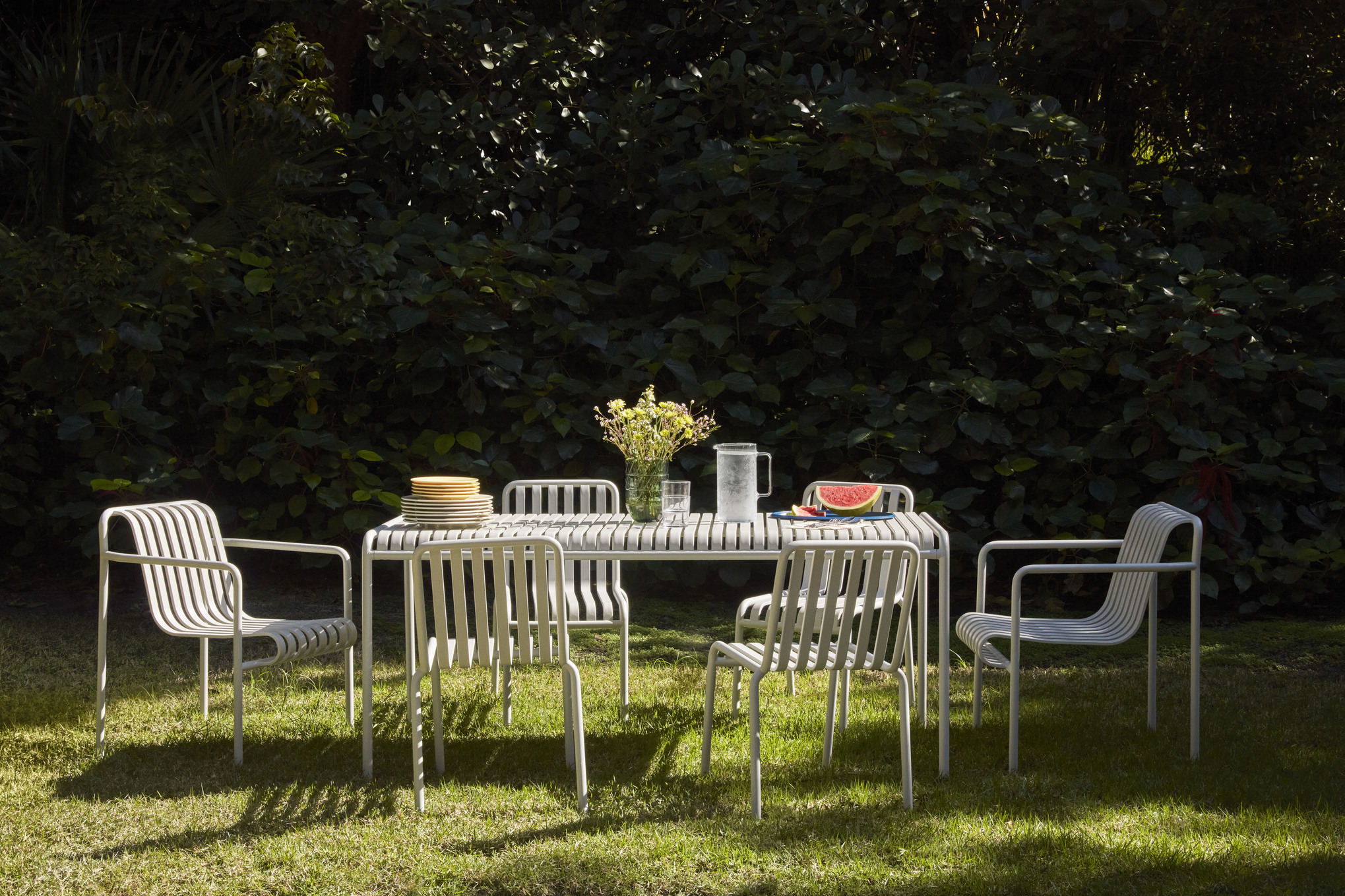 Hay Palissade Dining table 170 x 90 cm, 2 dining armchairs, 4 chairs, plus free cover.